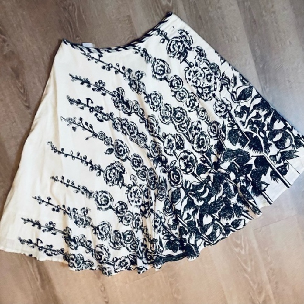 Corey Lynn Carter Black & White Skirt size 6